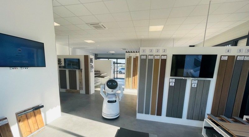 CRUZR le robot assistant pour futur franchisé DECKiBOIS CRUZR le robot assistant pour futur franchisé DECKiBOIS